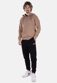 EA7 Emporio Armani Tuta - marrone chiaro