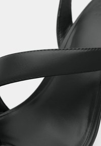 Zign Studio LEATHER - Sandalai su T formos dirželiu - black
