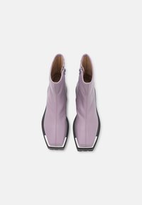 Jeffrey Campbell Botki na platformie
