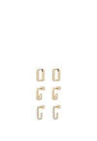 Set di orecchini in tonalità oro che presenta due forme geometriche, una con un dettaglio di perla e l'altra con accenti di cristallo, il tutto in un design moderno.