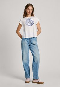Pepe Jeans ELVIA - Trükipildiga T-särk - white