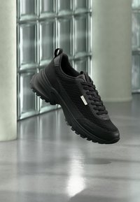 Δεν επιλέχθηκε, triple black