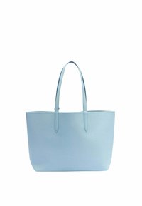 Borsa a tracolla blu realizzata in materiale liscio, con due manici lunghi, apertura superiore e design minimalista senza hardware visibile.