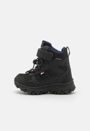 REINHOLD UNISEX - Členkové šnurovacie čižmy - black