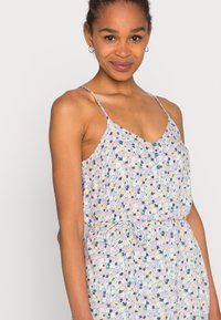 Pieces PCNYA SLIP BUTTON - Vestido camiseiro - apricot/cream