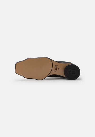 MM6 Maison Margiela Kotníkové boty - black