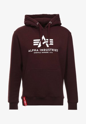 Fleece bordeaux com logotipo branco central, capuz com cordão, bolso frontal e detalhe em etiqueta vermelha na barra lateral; feito de tecido macio.
