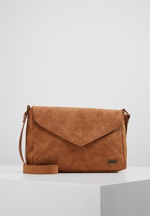 Taška s příčným popruhem - camel