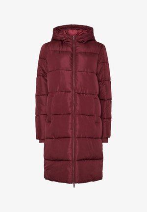 Burgunderfarget puffjakke med hette, glidelås foran, vertikal quiltet mønster, sidelommer og ribbestrikkede ermer. Glatt, glansfull tekstur.