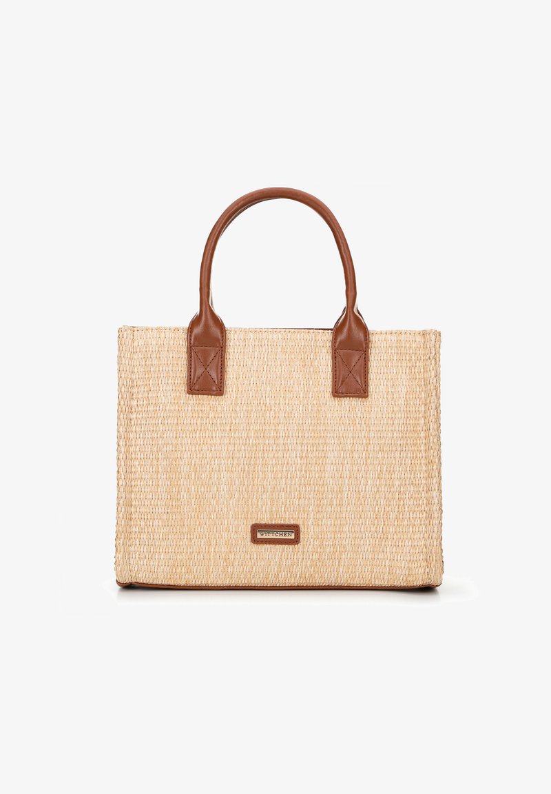 Borsa a mano in paglia intrecciata con manici in pelle marrone, forma rettangolare, superficie tessurizzata e una piccola etichetta del marchio sulla parte anteriore.