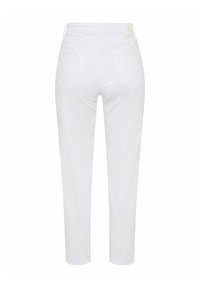 Pantalon en denim blanc à coupe droite, avec deux poches arrière et une texture lisse. Design minimaliste sans quincaillerie visible.