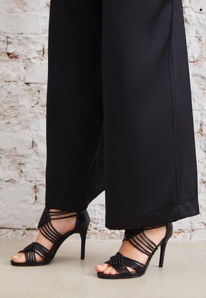 Bullboxer High Heel Sandalette - black