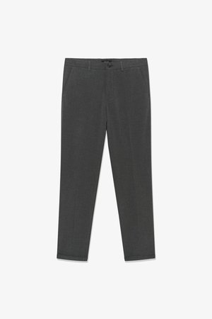 Šedé kalhoty z látky s přímým střihem, vybavené bočními kapsami, zipem na předním díle a hladkou texturou. Bez vzorů či dekorativních prvků.