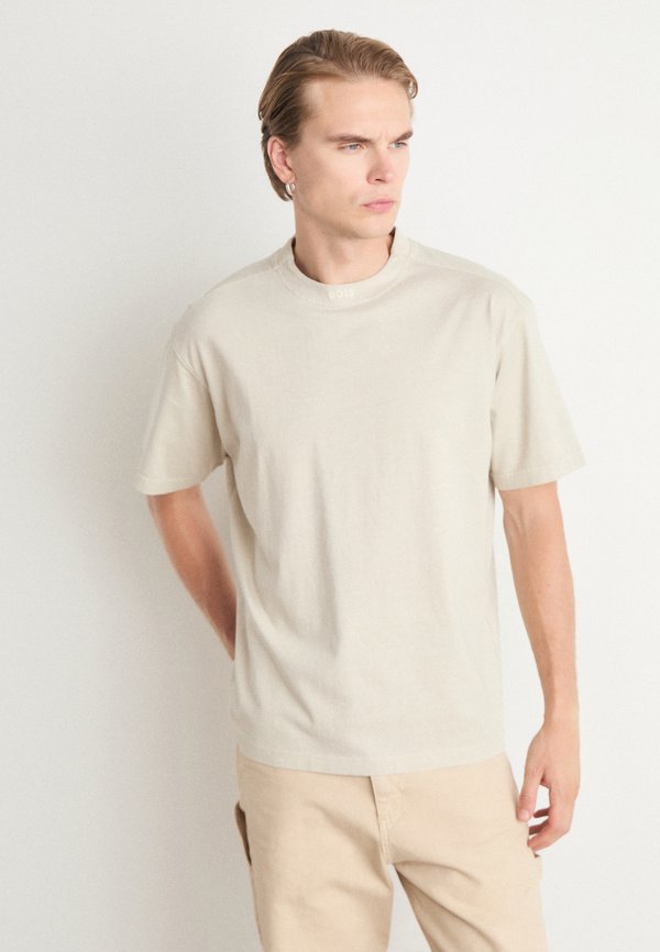 DYE - Basic T-shirt - light beige