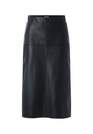 Falda de cuero negro con una silueta recta, con una textura suave, cinturilla y costuras detalladas en los paneles delanteros.