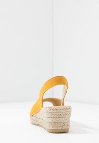 Vidorreta Espadrilky - yellow