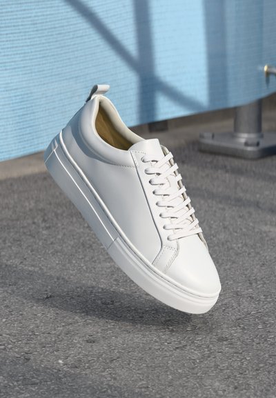 ZOE PLATFORM - Baskets basses - white