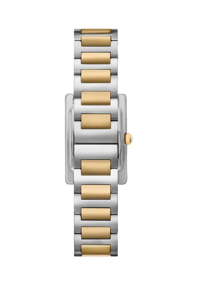 Cinturino per orologio in metallo a maglie rettangolari argento e oro con pulsante a corona dorata sul lato della cassa dell’orologio argento.