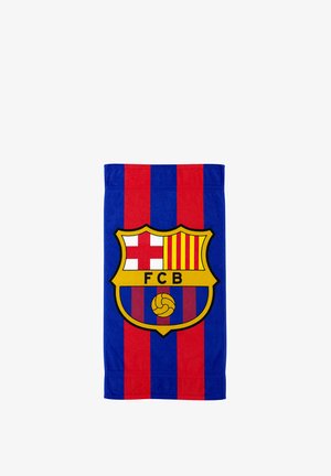 Ręcznik z czerwonymi i niebieskimi pionowymi paskami, z dużym herbem FC Barcelona z krzyżem, paskami i motywem piłkarskim na środku.