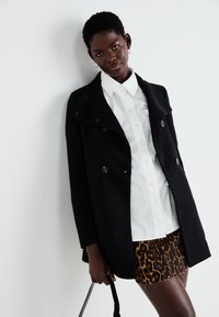 ONLY ONLSEDONA LIFE SOPHIA - Kratki kaputi - black