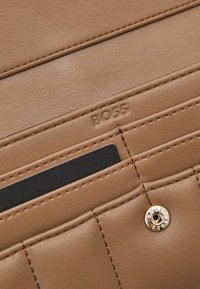 BOSS ICON CONTINENTAL - Portafoglio - medium beige