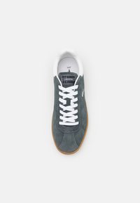 Lacoste BASESHOT - Tenisky - dark grey
