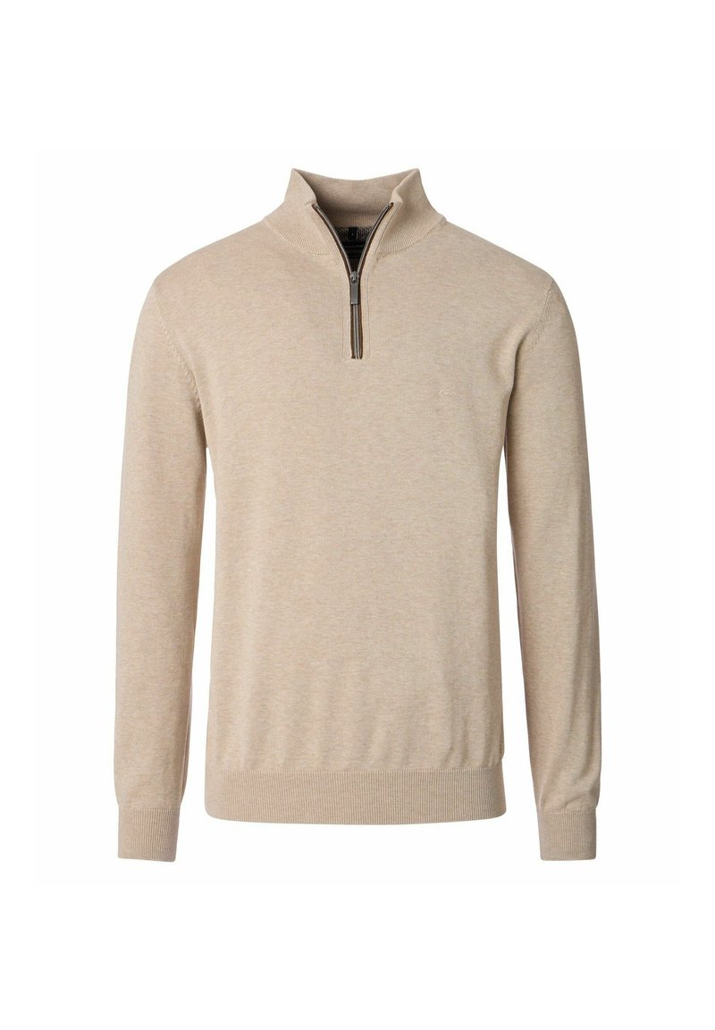 Beiger Herren-Pullover mit langem Ärmel, Viertel-Reißverschluss-Kragen und gerippten Bündchen und Saum, auf einem weißen Hintergrund präsentiert.