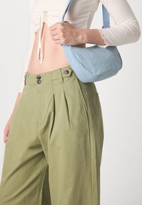 ONLY Pantalones - green
