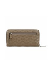 Cartera de cuero marrón con un patrón de diamantes texturizado, que cuenta con un cierre con cremallera y un bolsillo exterior con cremallera.