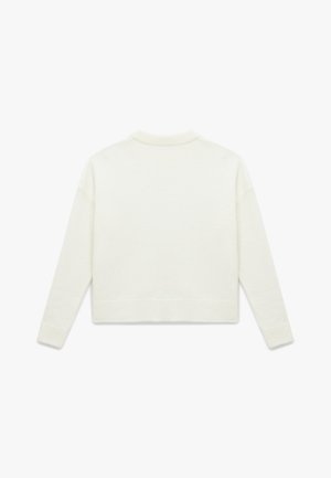 Witte, korte trui gemaakt van zacht gebreid materiaal. Heeft een ronde hals, lange mouwen en ribgebreide zomen. Geen zichtbare patronen.