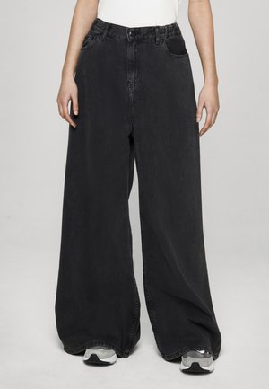 - Jeansy Relaxed Fit