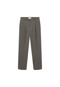 Grijze, geplooide broek met een getailleerde pasvorm, gekenmerkt door een gladde textuur en een recht model. Etiket bij de tailleband leest "LA LA LAND."