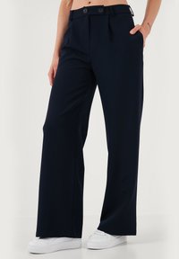 Unselected, dark blue