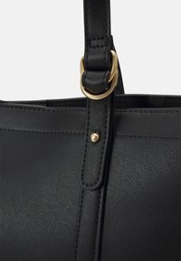 Thumbnail Image 7
