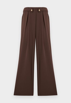 Bruine wijde broek met hoge taille, voorzien van plooien en twee gouden knoopaccenten aan de voorkant voor extra detail.