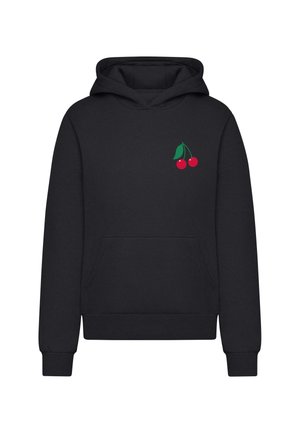 Czarna bluza z kapturem z przednią kieszenią, na lewej części klatki piersiowej znajduje się mała grafika dwóch czerwonych wiśni z zielonym liściem.