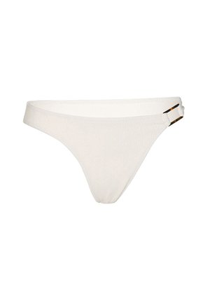 Slip bikini bianco con finitura testurizzata, strisce laterali sottili e dettagli in metallo dorato sulla cintura.
