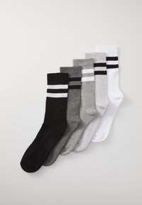 Unselected, mottled grey/white
