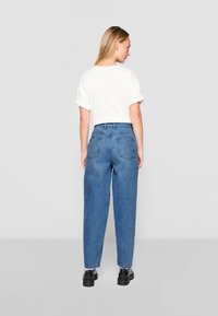 Seasalt Cornwall Vaqueros mom - mid wash tide