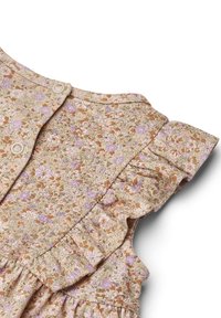 Ärmelloses beiges Kleid mit geraffter Schulter, Knopfverschluss und floralem Muster in sanften Lila-, Braun- und Weißtönen.