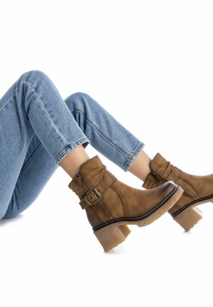 Refresh Botines - camel