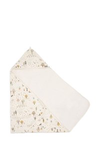 Bedoekte handdoek in beige katoen met een speelse bosprint, featuring bomen en dieren. Zachte, pluche binnenvoering voor comfort.
