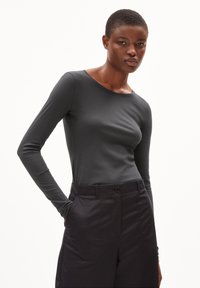ARMEDANGELS ENRICCAA SOFT - Langarmshirt - graphite
