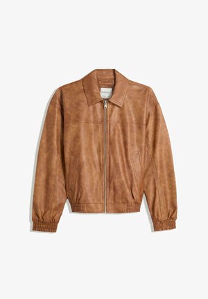 Braune Lederbomberjacke mit Reißverschluss, Umlegekragen, elastischen Bündchen und zwei Seitentaschen. Glatte Textur mit minimaler Gestaltung.