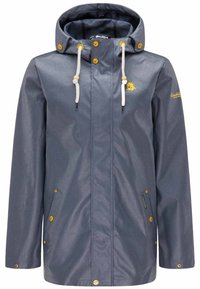 Blågrå huva regnjacka med gula knappdetaljer, vita dragkedjor med pärlor, framfickor och logotyp på bröstet och ärmen.