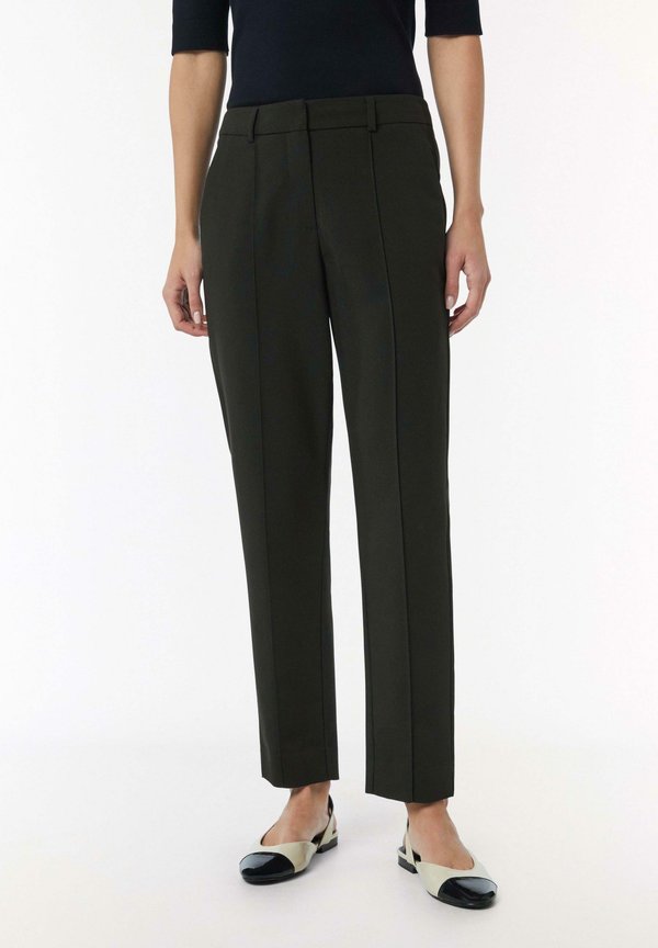 KICK-FLARE MIT GÜRTELSCHLAUFEN UND EINGRIFFTASCHEN - Stoffhose - schwarz