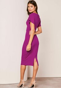 Lipsy TWIST SIDE CREW NECK - Rochie tip creion - pink