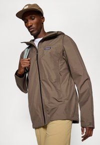 Patagonia BOULDER FORK RAIN - Vízálló dzseki - marlow brown