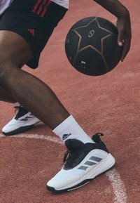 OWN THE GAME 3 - Basketball shoes - footwear white/core black