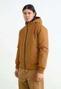 Dickies NEW SARPY JACKET - Lengva striukė - brown duck